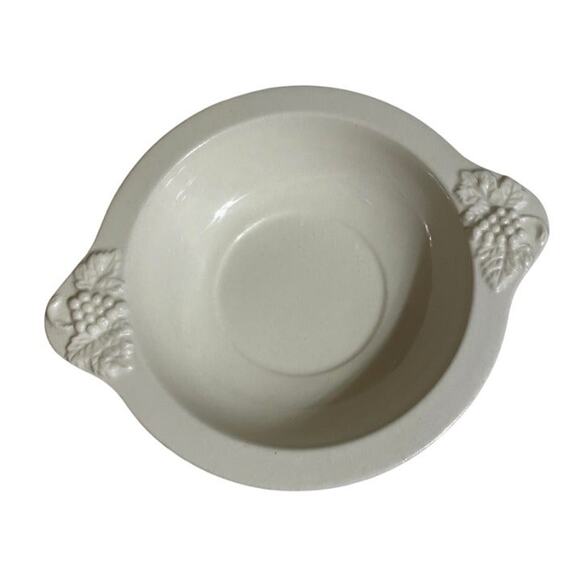 Vintage Small Lefton Grape Pattern Cream Ceramic Pitcher and Bowl Set - Picture 4 of 7